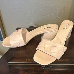 Qupid, size 8, pink, low block heel, brand new!